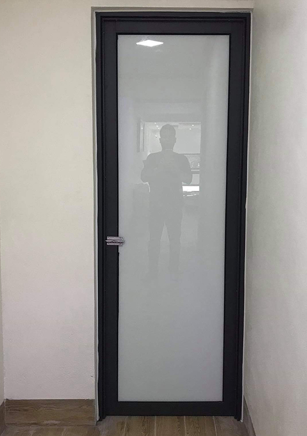 phong-tam-nha-cao-tang-nen-lap-loai-cua-nao-tldwindows