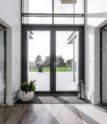 Cửa đi mở quay 55C