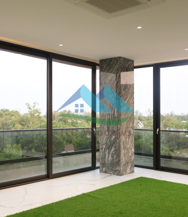 Vách kính Hệ R65 cửa mở quay