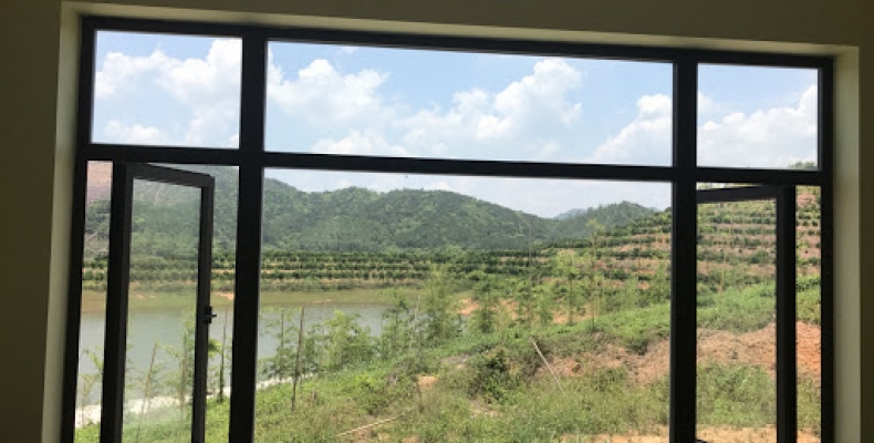 DỊCH VỤ LẮP ĐẶT CỬA SỔ MỞ QUAY NHÔM JMA CHO PHÒNG KHÁCH BIỆT THỰ
